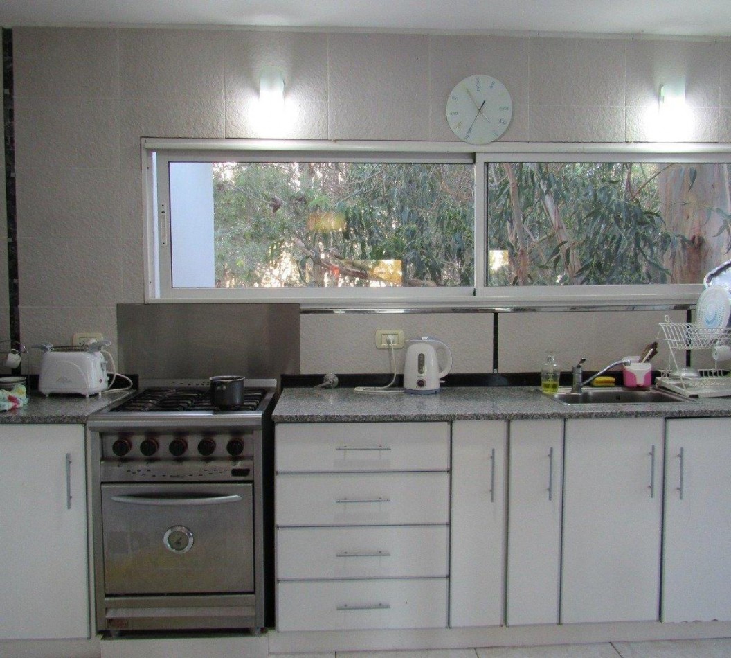 Casa Costa Esmeralda con Gas Natural permuta por Depto.2 Amb. en Caba