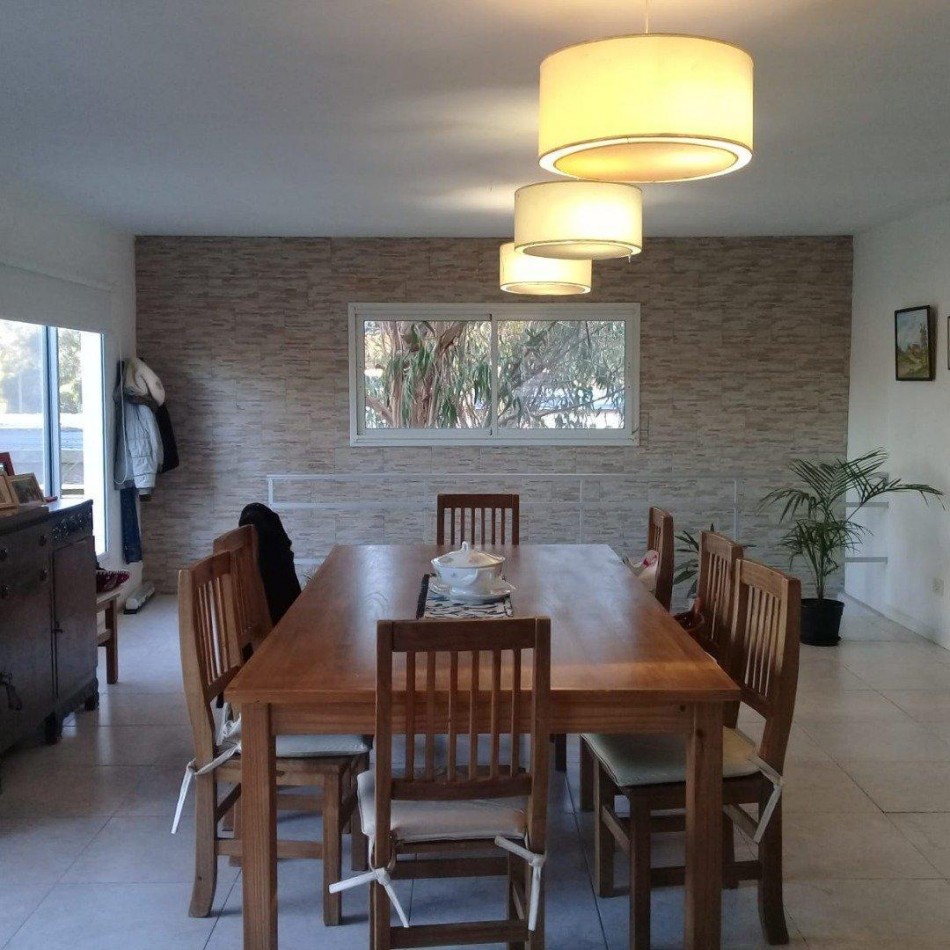 Casa Costa Esmeralda con Gas Natural permuta por Depto.2 Amb. en Caba