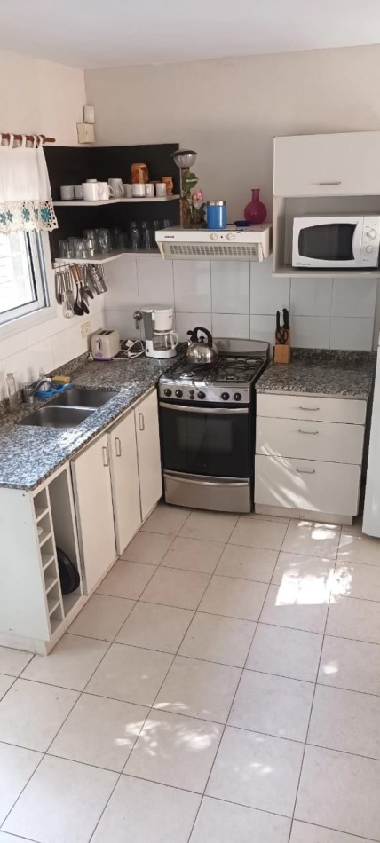 TRIPLEX EN VENTA EN PINAMAR NORTE 3 HABITACIONES 1 TOILLETE 2 BAÑOS COCHERA 