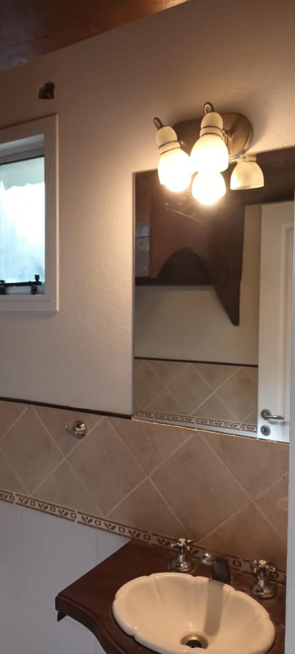 TRIPLEX EN VENTA EN PINAMAR NORTE 3 HABITACIONES 1 TOILLETE 2 BAÑOS COCHERA 