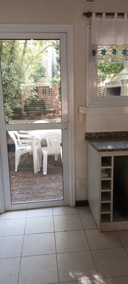 TRIPLEX EN VENTA EN PINAMAR NORTE 3 HABITACIONES 1 TOILLETE 2 BAÑOS COCHERA 