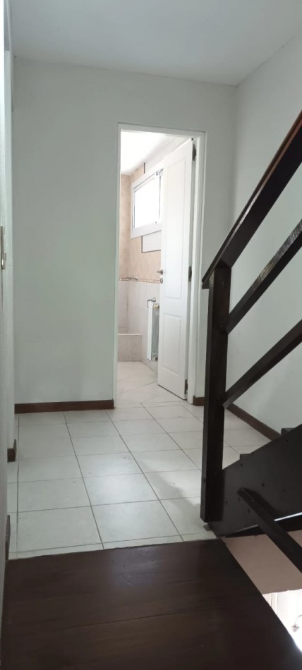 TRIPLEX EN VENTA EN PINAMAR NORTE 3 HABITACIONES 1 TOILLETE 2 BAÑOS COCHERA 