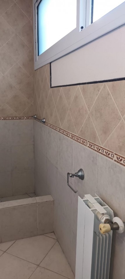 TRIPLEX EN VENTA EN PINAMAR NORTE 3 HABITACIONES 1 TOILLETE 2 BAÑOS COCHERA 