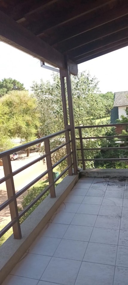 TRIPLEX EN VENTA EN PINAMAR NORTE 3 HABITACIONES 1 TOILLETE 2 BAÑOS COCHERA 