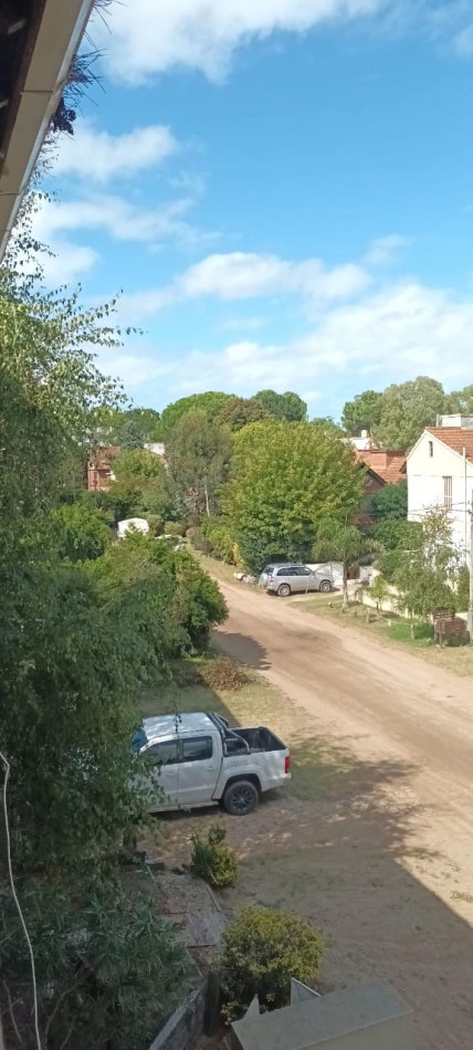 TRIPLEX EN VENTA EN PINAMAR NORTE 3 HABITACIONES 1 TOILLETE 2 BAÑOS COCHERA 