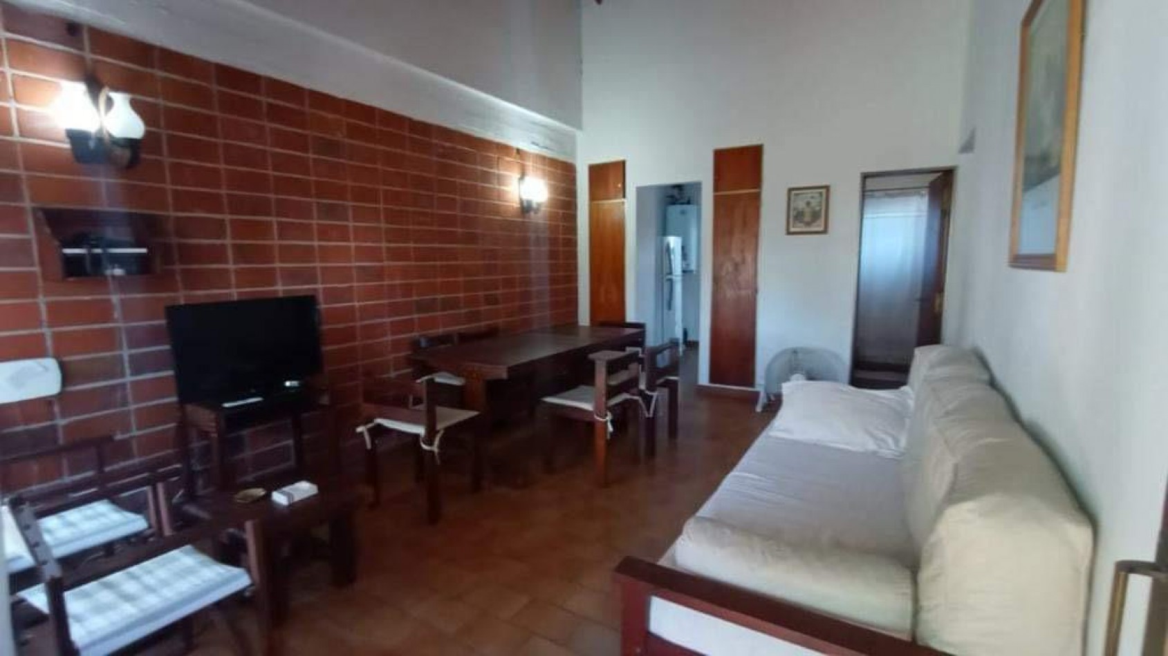 DEPARTAMNTO EN VENTA  TRES AMBIENTES COCHERA CUBIERTA PARRILLA   PINAMAR 