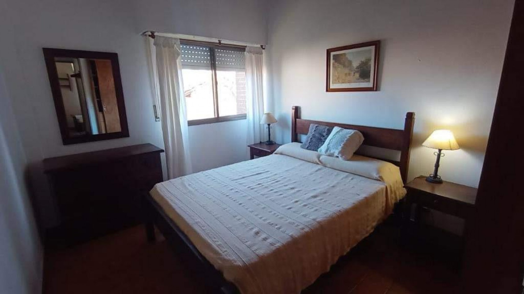 DEPARTAMNTO EN VENTA  TRES AMBIENTES COCHERA CUBIERTA PARRILLA   PINAMAR 