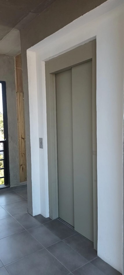 MONOAMBIENTE EN VENTA  VALERIA DEL MAR  CON COCHERA CUBIERTA, BAULERA,TERRAZA Y PARRILLA PROPIA, ASCENSOR.SE ACEPTAN CUOTAS