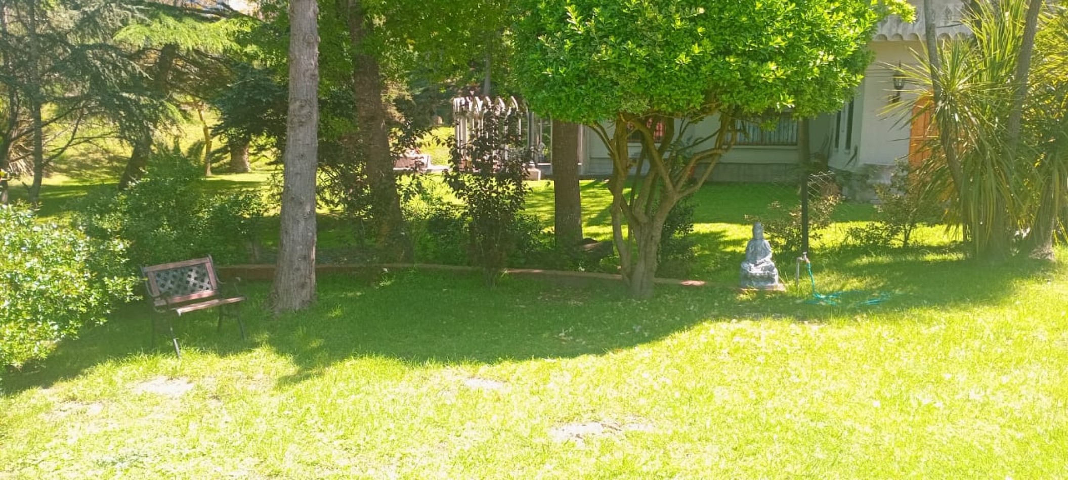 CASA EN ALQUILER ANUAL  A 300 MTS DE LA PLAYA EN ZONA IGLESIA PINAMAR. 213 MT2 CUB.4 HABITACIONES .TERRENO 890 MT2 ESCUCHAMOS PROPUESTAS