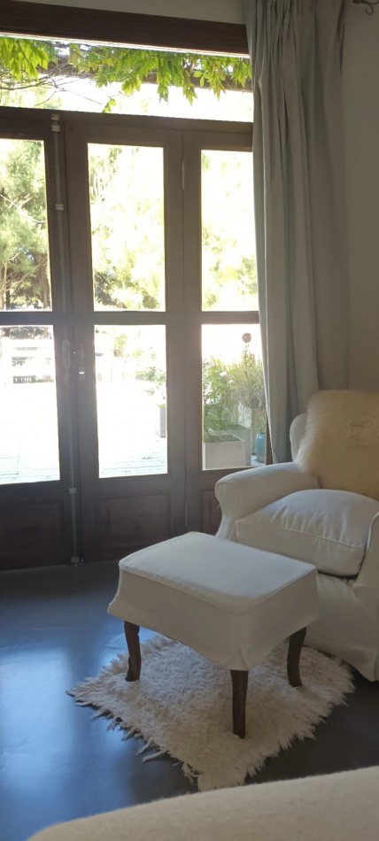   CASA EN   ALQUILER TEMPORARIO EN PINAMAR 2HABITACIONES.PILETA.