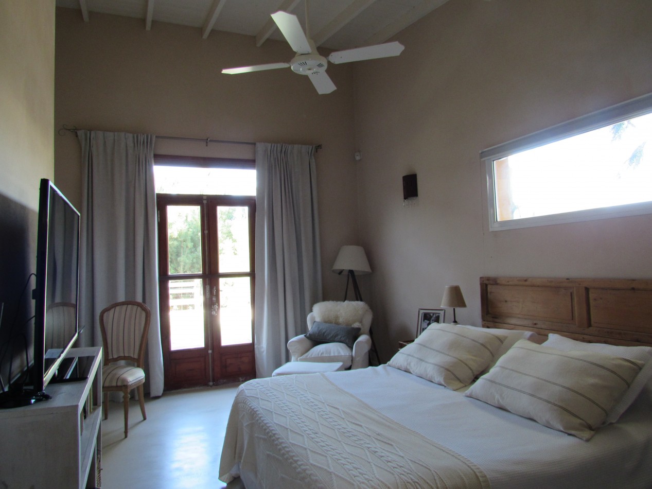   CASA EN   ALQUILER TEMPORARIO EN PINAMAR 2HABITACIONES.PILETA.