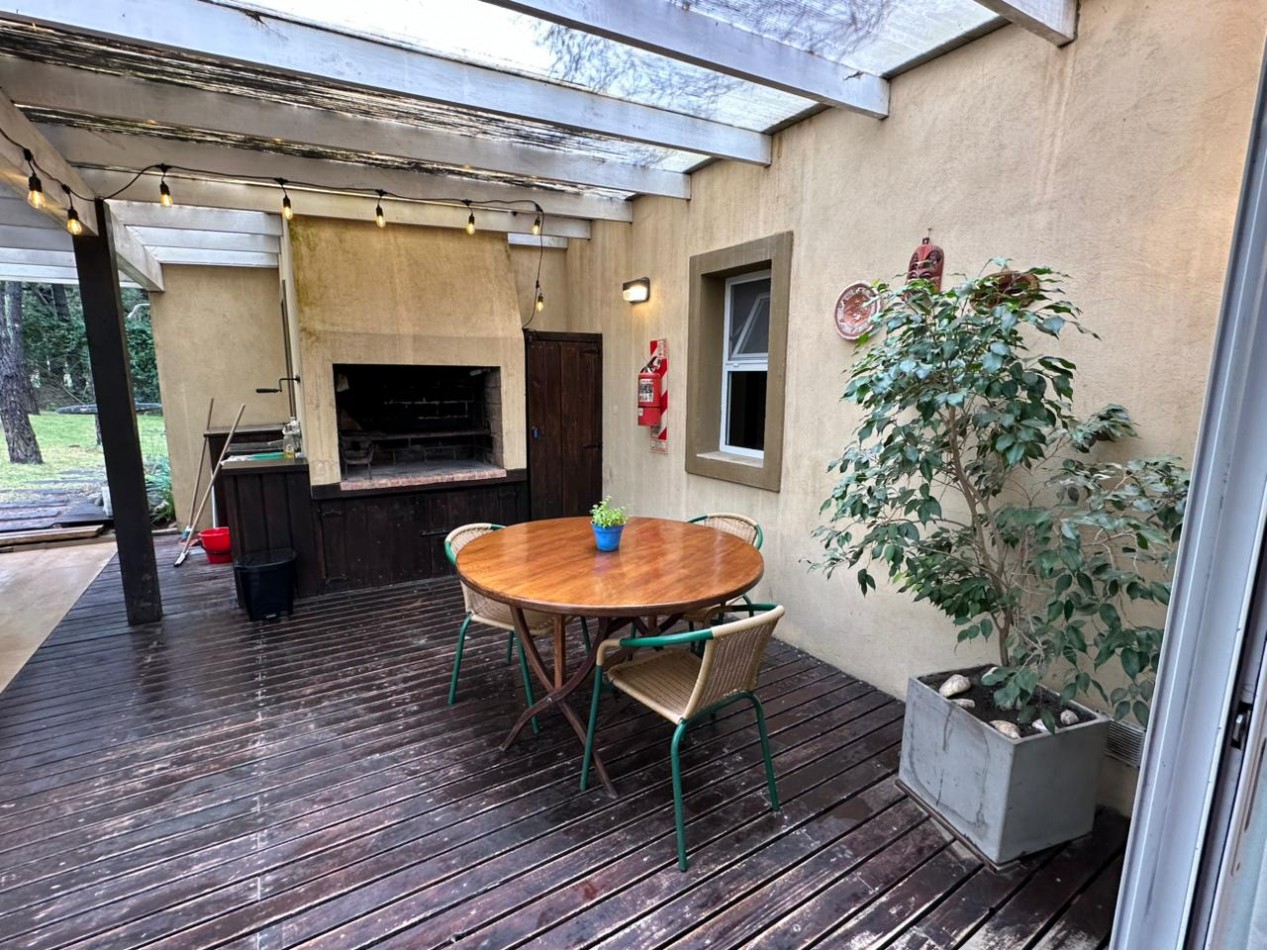 CASA EN ALQUILER TEMPORARIO 3HAB.2 BAÑOS.PARRILLA.JARDIN.ESTACIONAMIENTO CUBIERTO.BARRIO NAYADES