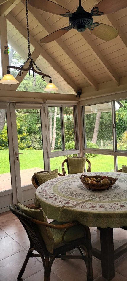 CASA EN ALQUILER EN  PINAMAR NORTE A 200 METROS DE LA PAYA  PARA  6 PERSONAS 