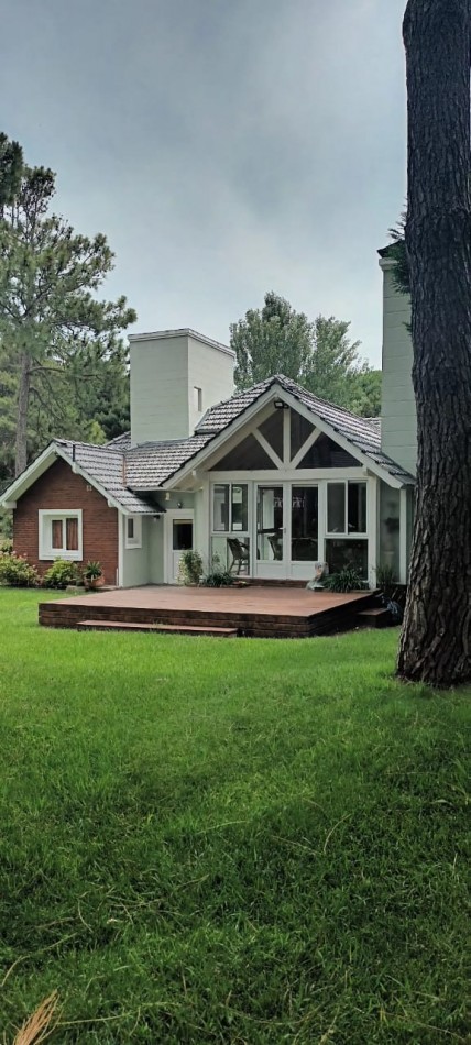 CASA EN ALQUILER EN  PINAMAR NORTE A 200 METROS DE LA PAYA  PARA  6 PERSONAS 