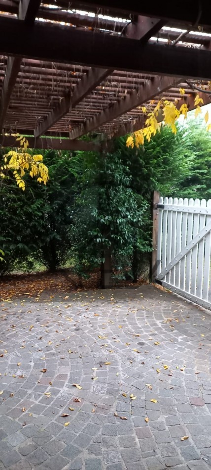 CASA EN VENTA EN BARRIO ALAMOS II- TOMAMOS EN FORMA DE PAGO  DEPARTAMENTO EN CABA o PINAMAR