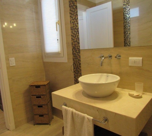 Casa en Venta Sobre La Playa en Carilo. Te Invitamos a Pasar Una Noche Para Descubrirla.