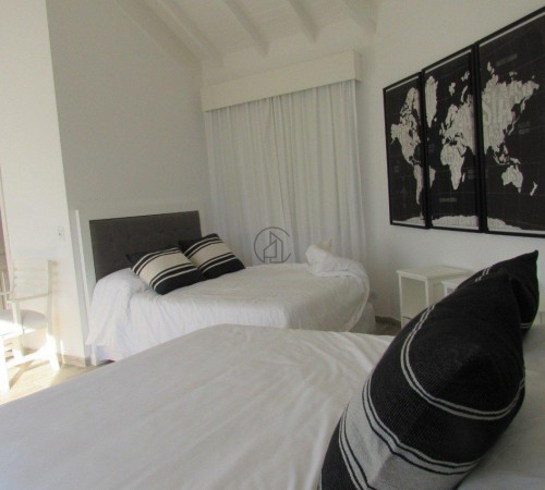 Casa en Venta Sobre La Playa en Carilo. Te Invitamos a Pasar Una Noche Para Descubrirla.