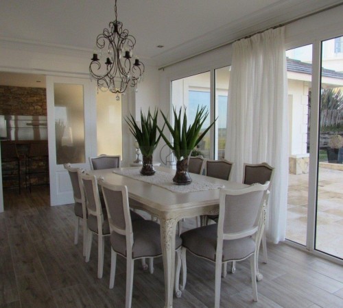 Casa en Venta Sobre La Playa en Carilo. Te Invitamos a Pasar Una Noche Para Descubrirla.