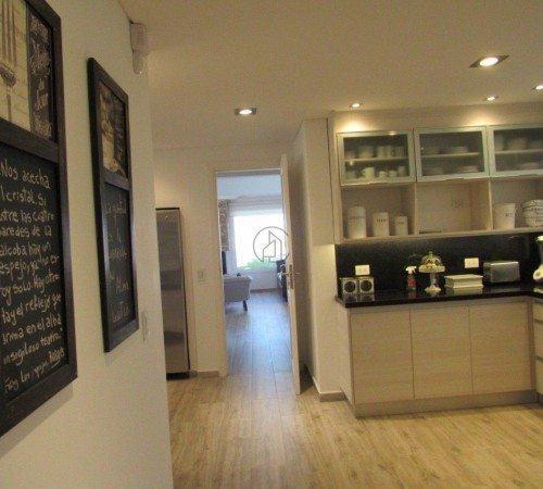 Casa en Venta Sobre La Playa en Carilo. Te Invitamos a Pasar Una Noche Para Descubrirla.