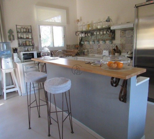   CASA EN VENTA  EN PINAMAR 2HABITACIONES.PILETA.GAS NATURAL