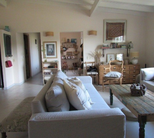   CASA EN VENTA  EN PINAMAR 2HABITACIONES.PILETA.GAS NATURAL