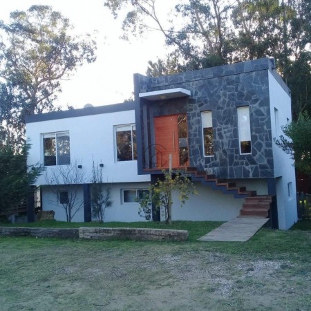 CASA EN COSTA ESMERALDA TOMA PERMUTA POR DEPTARTAMENTO EN CABA O ZONA COSTA ATLANTICA.URGENTE