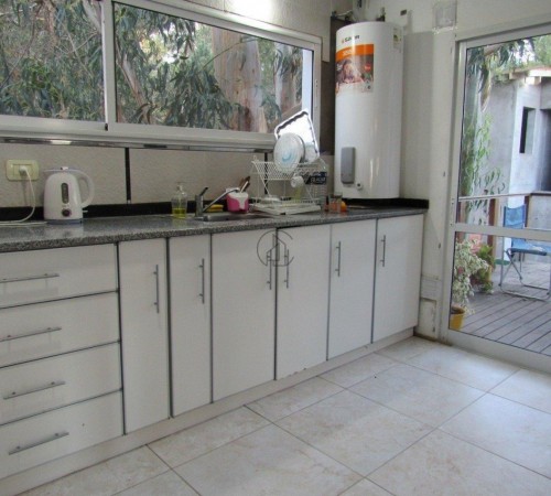 CASA EN COSTA ESMERALDA TOMA PERMUTA POR DEPTARTAMENTO EN CABA O ZONA COSTA ATLANTICA.URGENTE