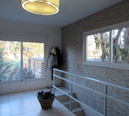 CASA EN COSTA ESMERALDA TOMA PERMUTA POR DEPTARTAMENTO EN CABA O ZONA COSTA ATLANTICA.URGENTE