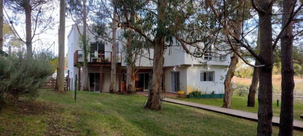 CASA EN COSTA ESMERALDA TOMA PERMUTA POR DEPTARTAMENTO EN CABA O ZONA COSTA ATLANTICA.URGENTE