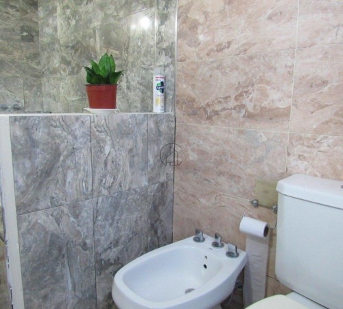 CASA EN COSTA ESMERALDA TOMA PERMUTA POR DEPTARTAMENTO EN CABA O ZONA COSTA ATLANTICA.URGENTE