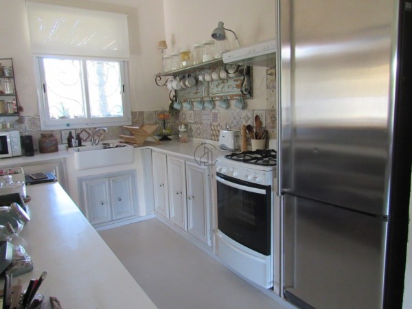   CASA EN VENTA  EN PINAMAR 2HABITACIONES.PILETA.GAS NATURAL