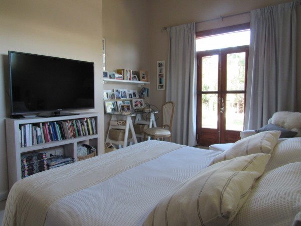   CASA EN VENTA  EN PINAMAR 2HABITACIONES.PILETA.GAS NATURAL