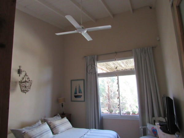   CASA EN VENTA  EN PINAMAR 2HABITACIONES.PILETA.GAS NATURAL