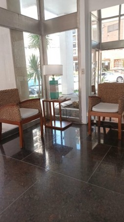 DEPARTAMENTO EN VENTA EN PINAMAR CENTRO .IMPECABLE [ FINANCIACION ] EVALUAMOS TU PROPUESTA 2 AMBIENTES AMPLIOS