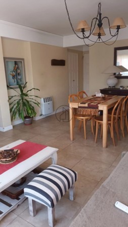 DEPARTAMENTO EN VENTA EN PINAMAR CENTRO .IMPECABLE [ FINANCIACION ] EVALUAMOS TU PROPUESTA 2 AMBIENTES AMPLIOS