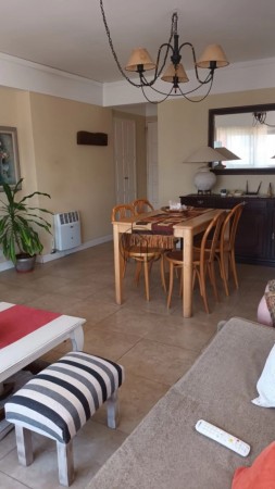 DEPARTAMENTO EN VENTA EN PINAMAR CENTRO .IMPECABLE [ FINANCIACION ] EVALUAMOS TU PROPUESTA 2 AMBIENTES AMPLIOS