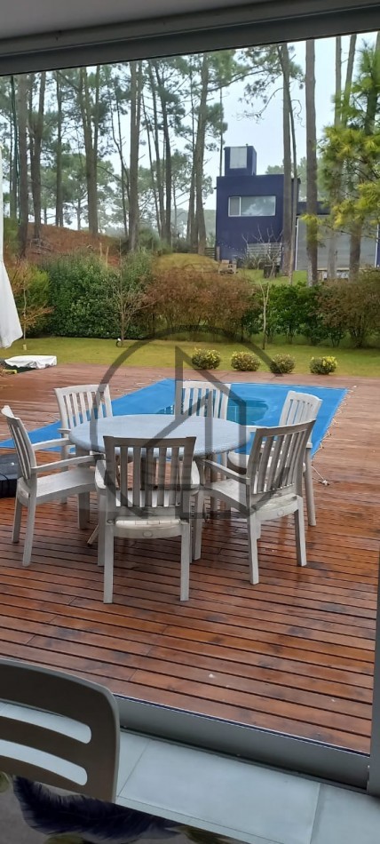 CASA EN VENTA EN BARRIO ALAMOS II- TOMAMOS EN FORMA DE PAGO  DEPARTAMENTO EN CABA o PINAMAR