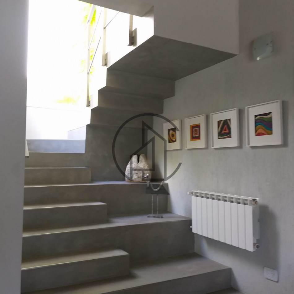 CASA EN VENTA EN BARRIO ALAMOS II- TOMAMOS EN FORMA DE PAGO  DEPARTAMENTO EN CABA o PINAMAR