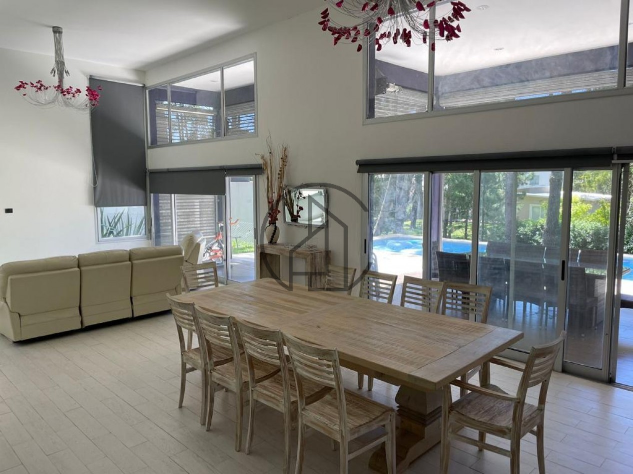 CASA EN VENTA  EN ALAMOS  II PINAMAR TOMAMOS TERRENO EN BOSQUES