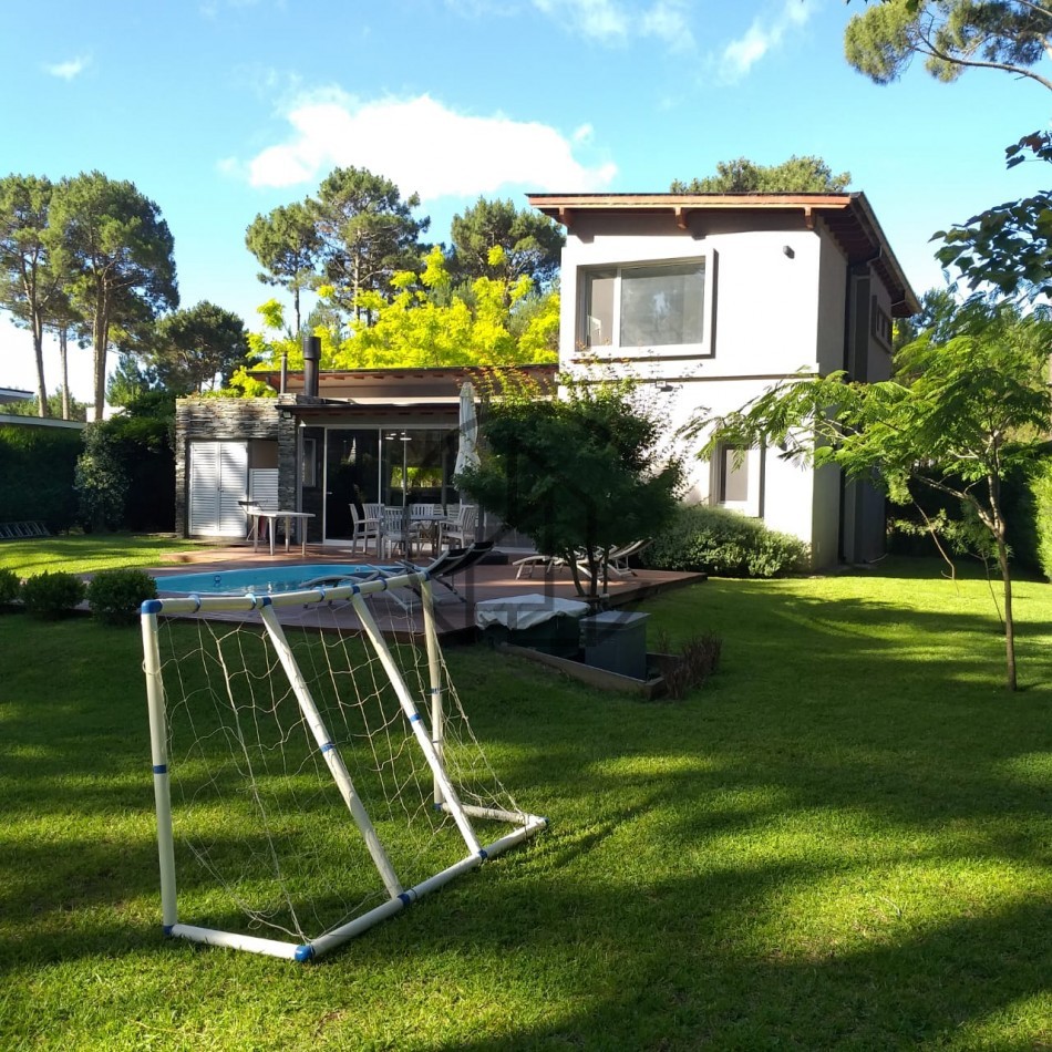 CASA EN VENTA EN BARRIO ALAMOS II- TOMAMOS EN FORMA DE PAGO  DEPARTAMENTO EN CABA o PINAMAR