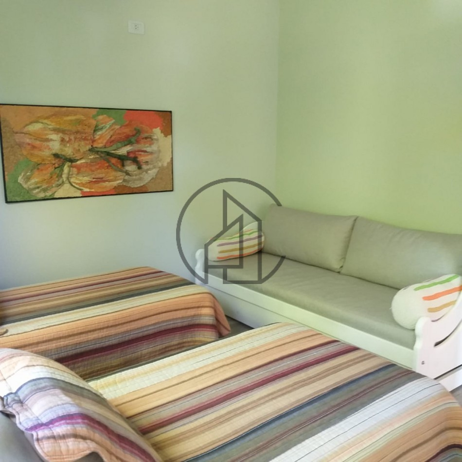 CASA EN VENTA EN BARRIO ALAMOS II- TOMAMOS EN FORMA DE PAGO  DEPARTAMENTO EN CABA o PINAMAR