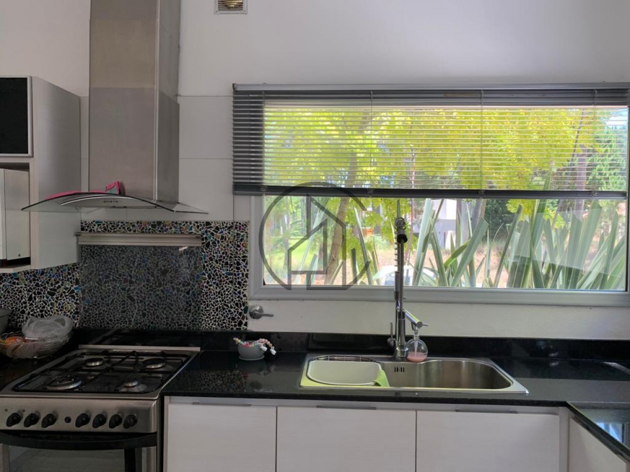 CASA EN VENTA  EN ALAMOS  II PINAMAR TOMAMOS TERRENO EN BOSQUES