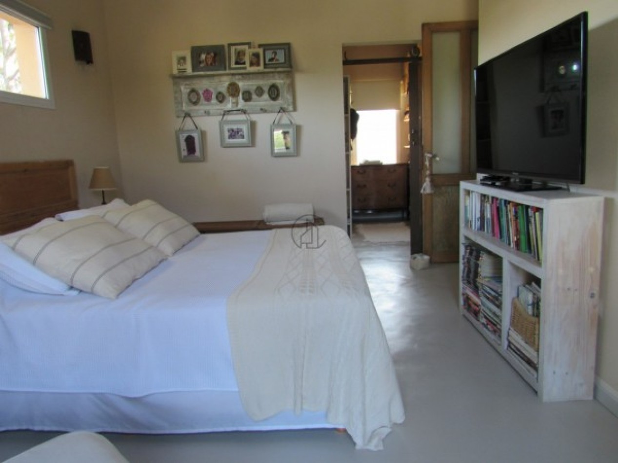  IMPERDIBLE CASA EN VENTA PINAMAR 2HABITACIONES.PILETA.GAS NATURAL.