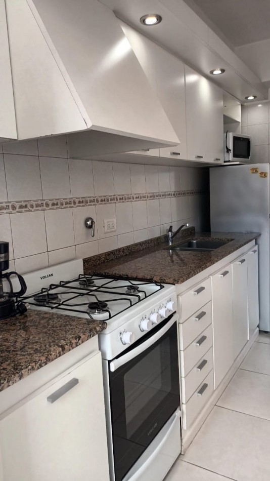 DEPARTAMENTO EN ALQUILER TEMPORARIO EN PINAMAR  P/6 PERSONAS VISTA AL MAR CON CON COCHERA CUBIERTA