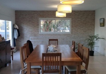 Casa Costa Esmeralda con Gas Natural permuta por Depto.2 Amb. en Caba