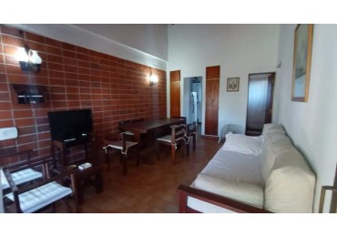 DEPARTAMNTO EN VENTA  TRES AMBIENTES COCHERA CUBIERTA PARRILLA   PINAMAR 